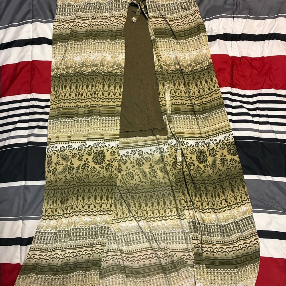Elegant Patterned Maxi Skirt in Olive and Cream